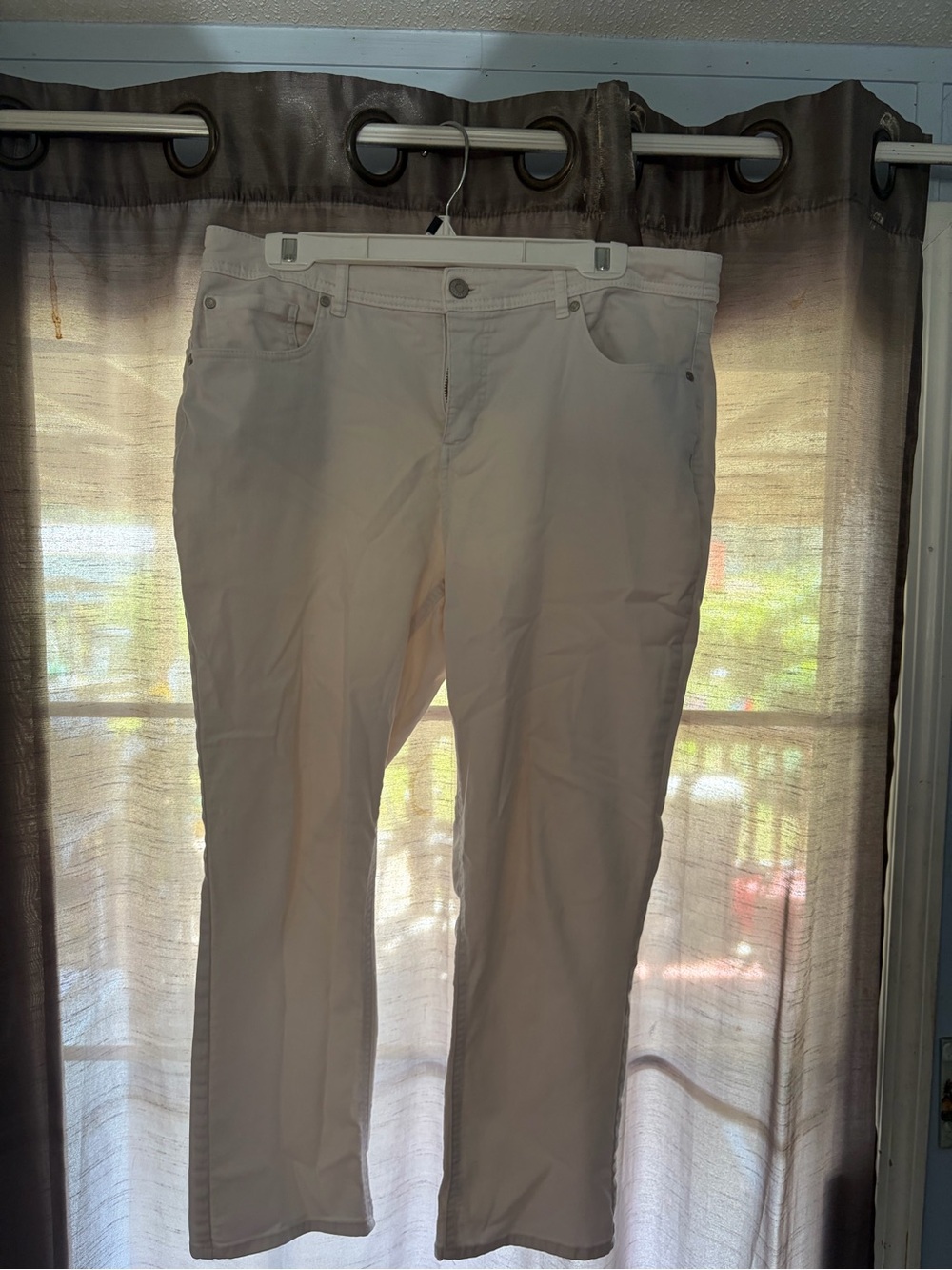 Cato Women's White Cropped Jeans